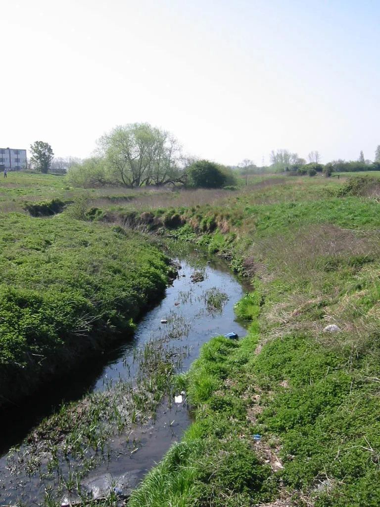 Photo showing: River Beam in Beam Valley Park, Dagenham