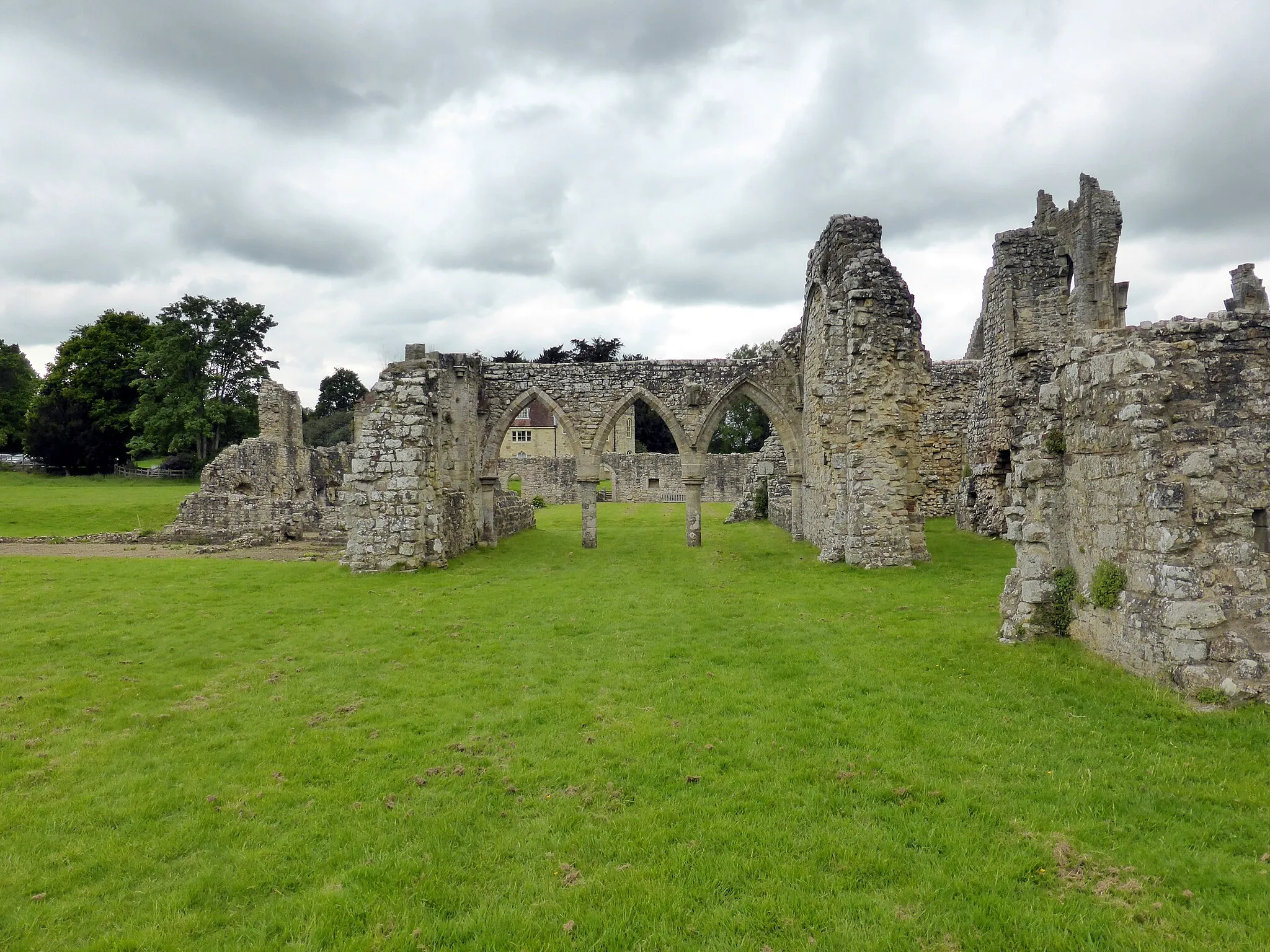 Photo showing: Bayham Old Abbey