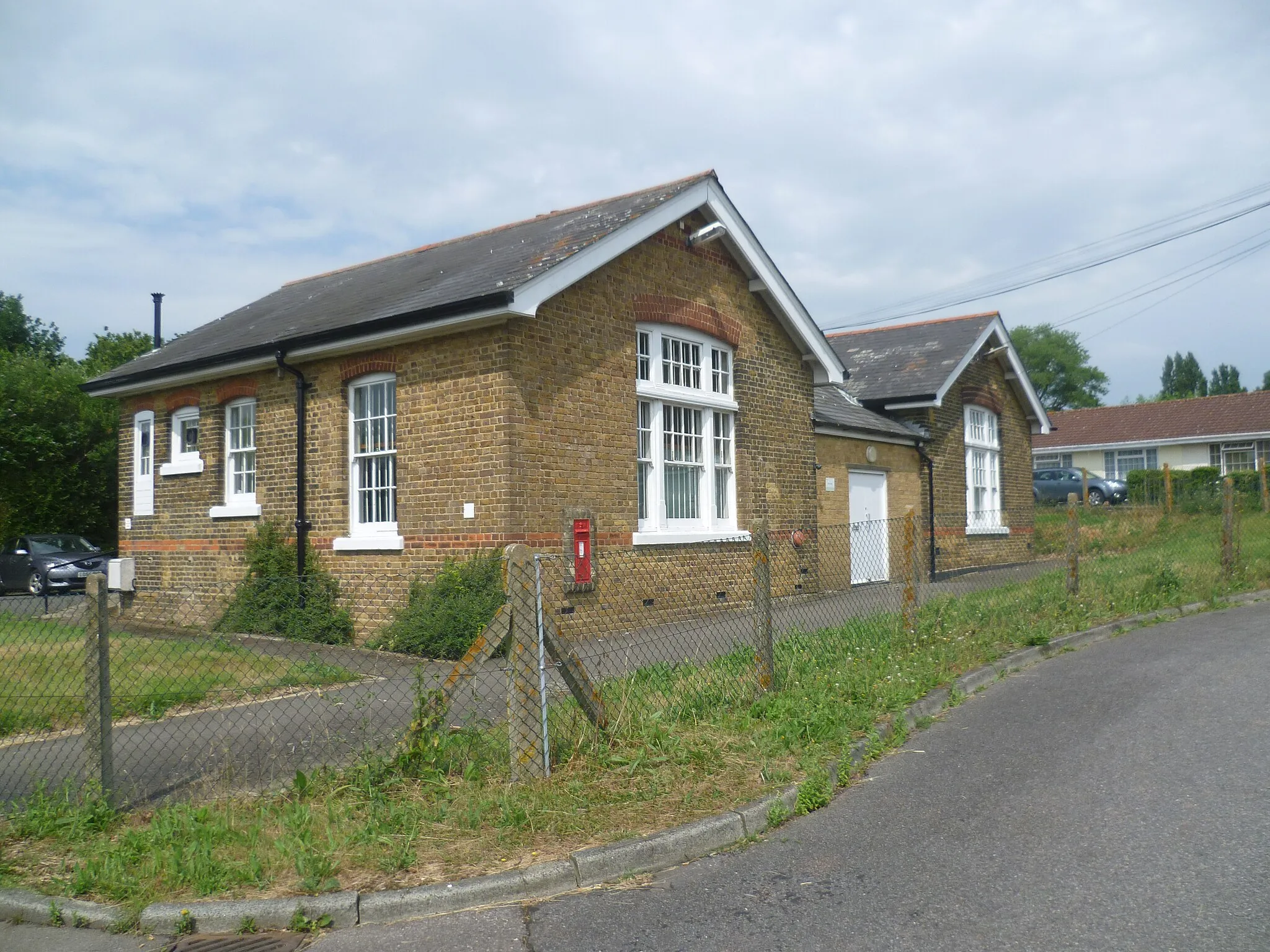 Photo showing: Building by Lodge Hill Camp