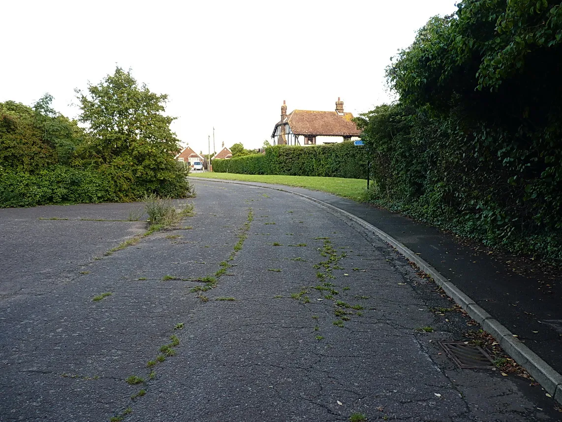 Photo showing: A short stretch of 'the old road'