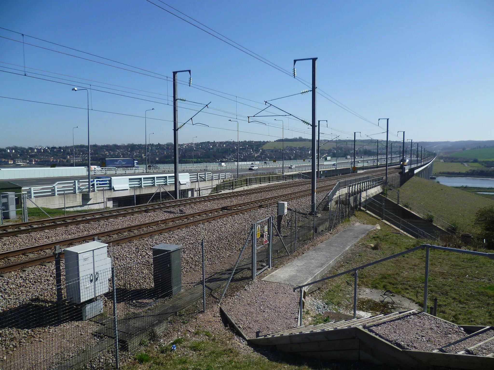 Photo showing: A Javelin leaves the Medway Bridge