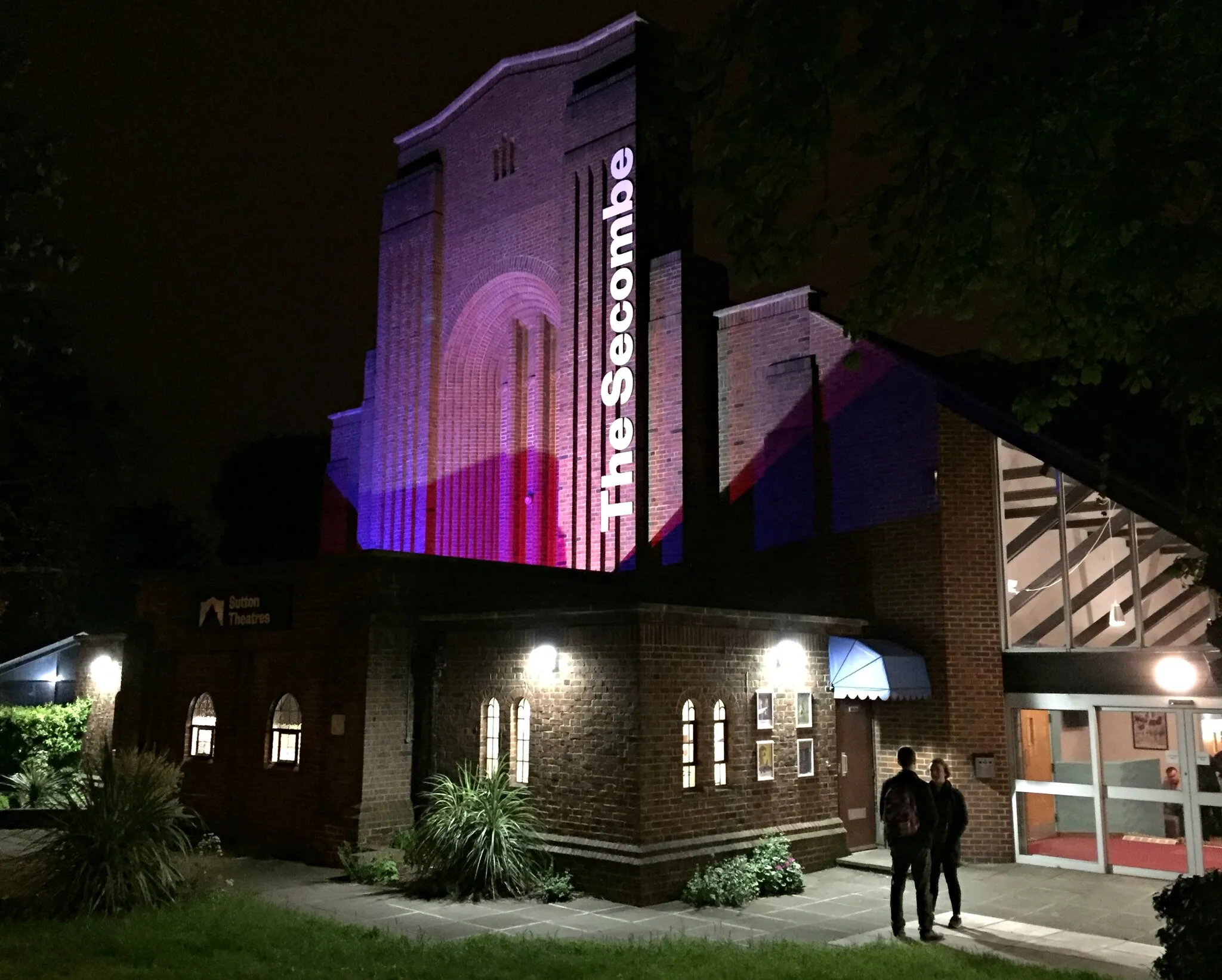 Photo showing: Secombe Theatre, Sutton (after Edward Bond's Dea).