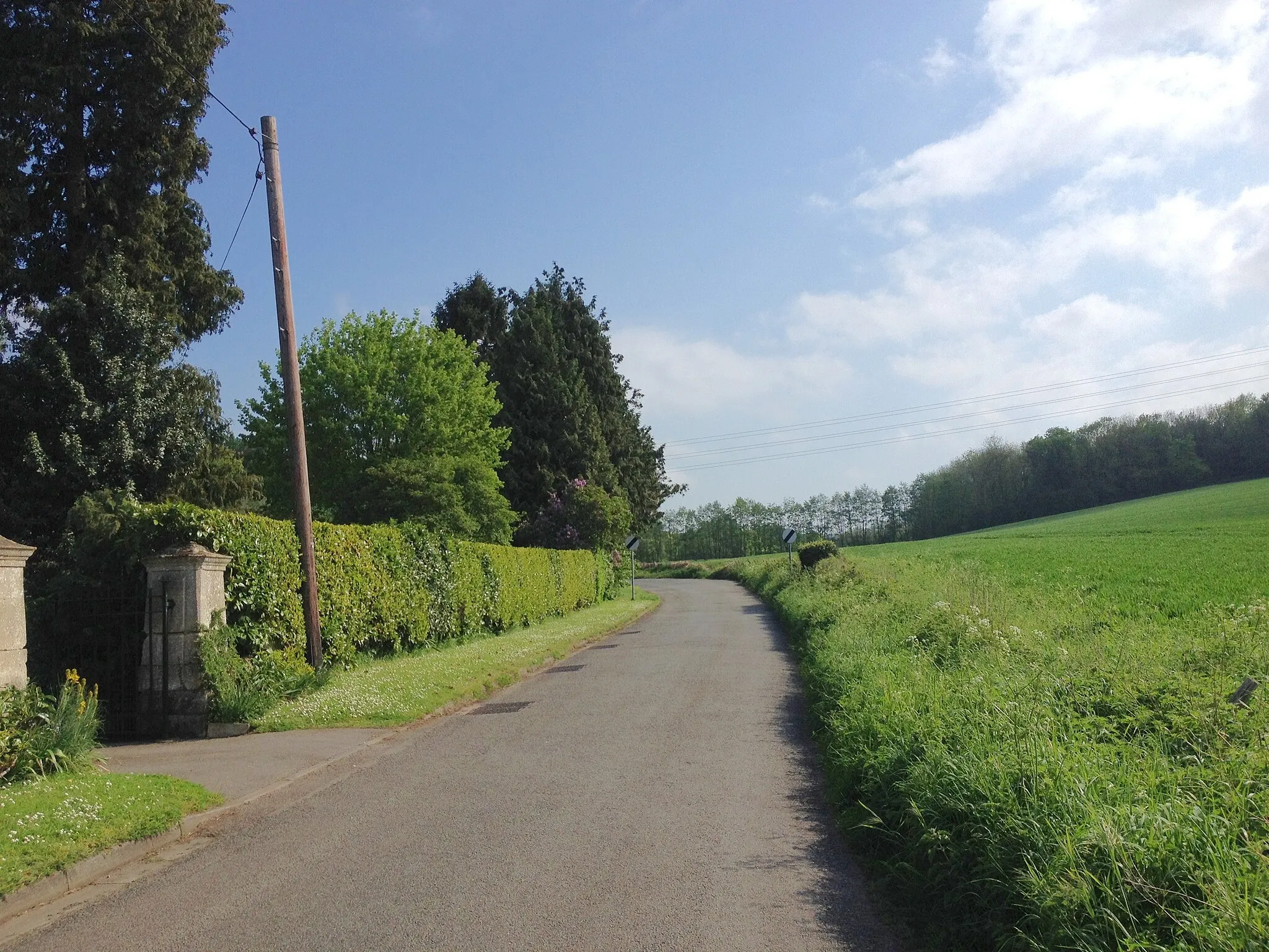 Photo showing: Bottom Pond Road, Highsted