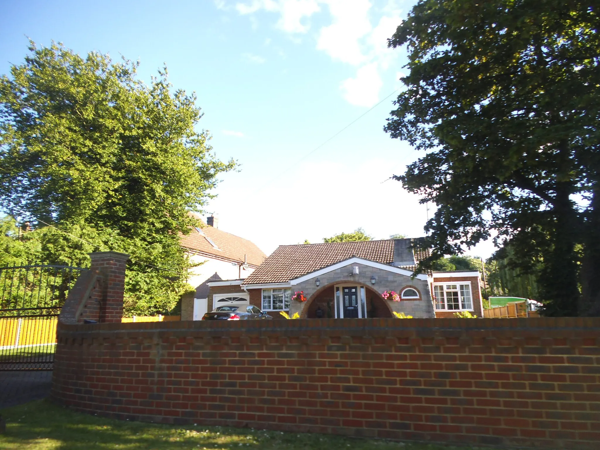 Photo showing: Bungalow on Stockers Hill, Highsted