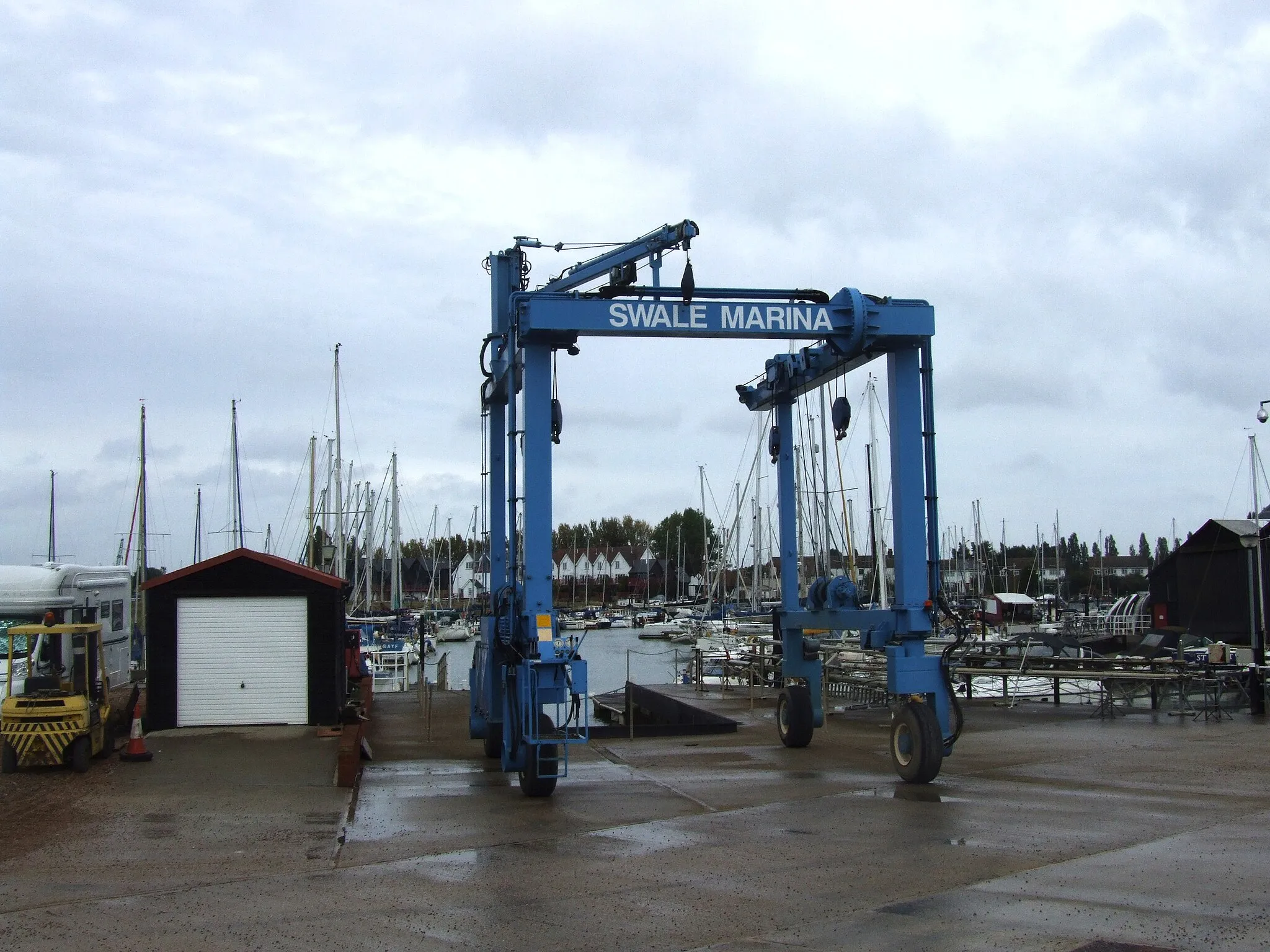 Photo showing: Boat Lift, Swale Marina, Conyer