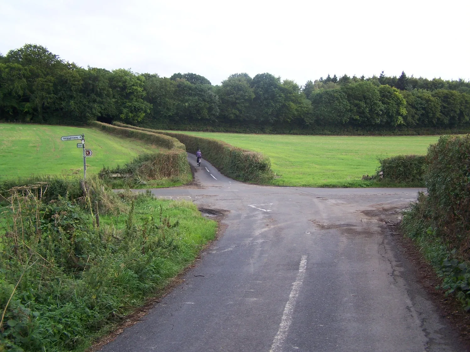 Photo showing: Crossroads Near Milstead