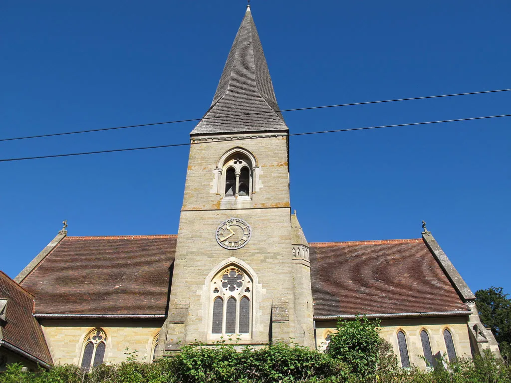 Photo showing: Church of St James, spire