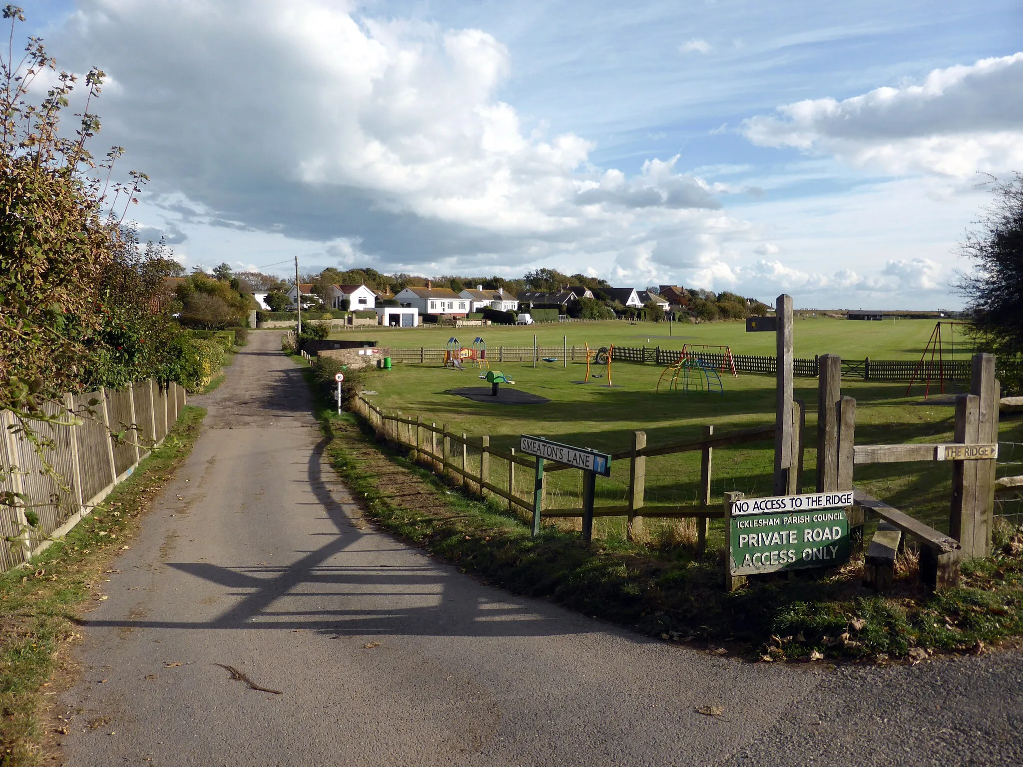 Photo showing: Smeaton's Lane, Winchelsea Beach