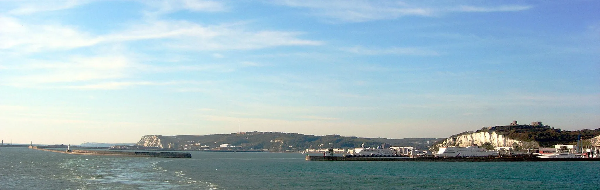 Photo showing: Port de Douvres