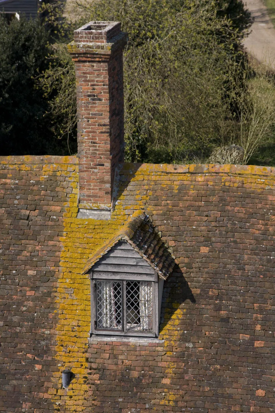 Photo showing: Sissinghurs Castle Garden. A National Trust property in Kent.

One of the world's most celebrated gardens, the creation of Vita Sackville-West and her husband Sir Harold Nicolson.