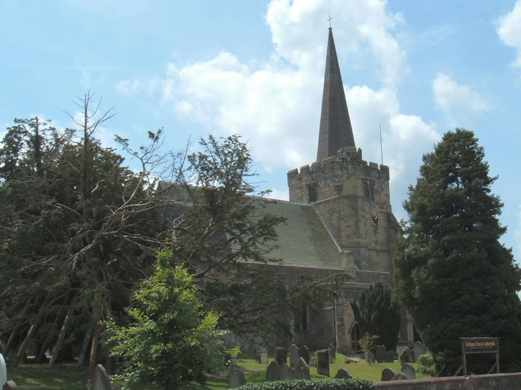 Photo showing: Church of St. Denys in Rotherfield, East Sussex, England. Built 11th-15th century