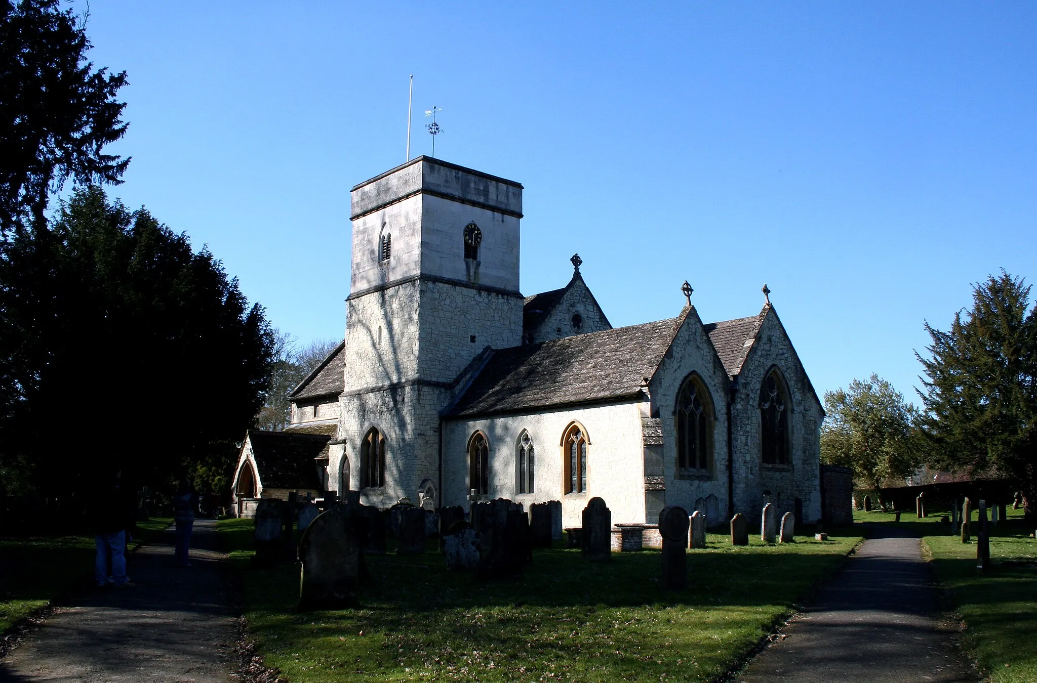 Photo showing: St Michael's parish church, Betchworth, Surrey, seen from the southeast