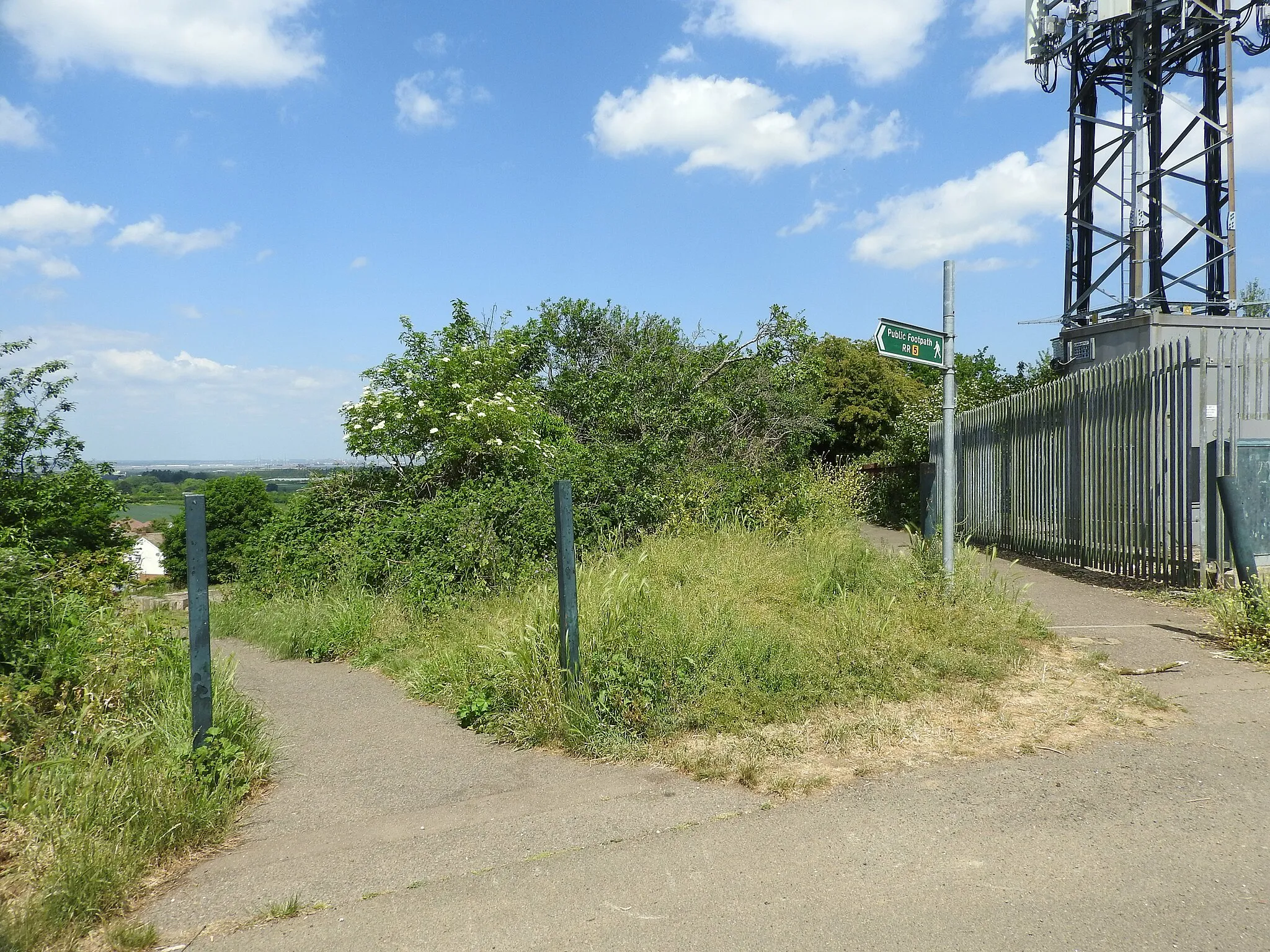 Photo showing: Broomhill is a high point in Strood Kent. It can refer to the the hill, the park or the community woodland. The mast.