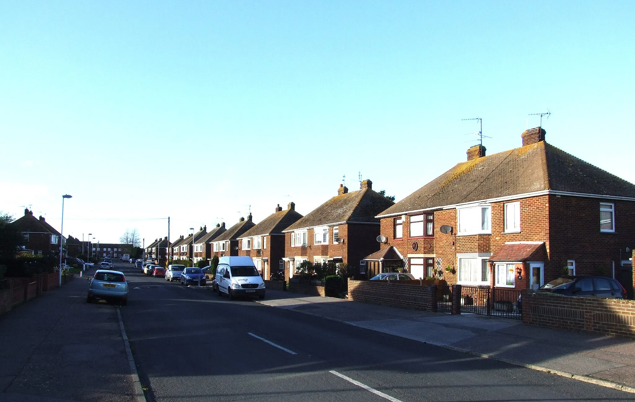 Photo showing: Swale Avenue, Rushenden