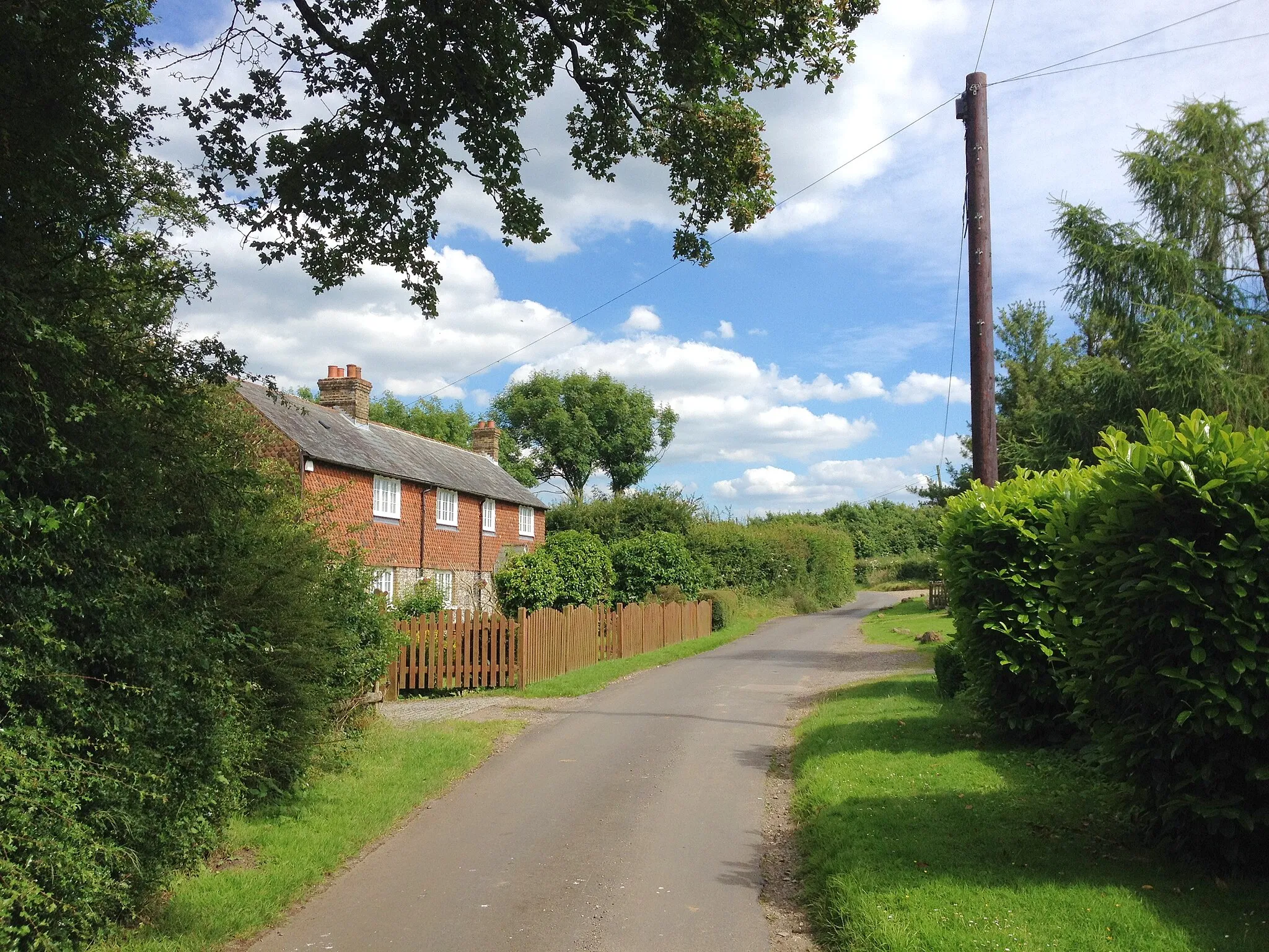 Photo showing: Church Road, Hucking