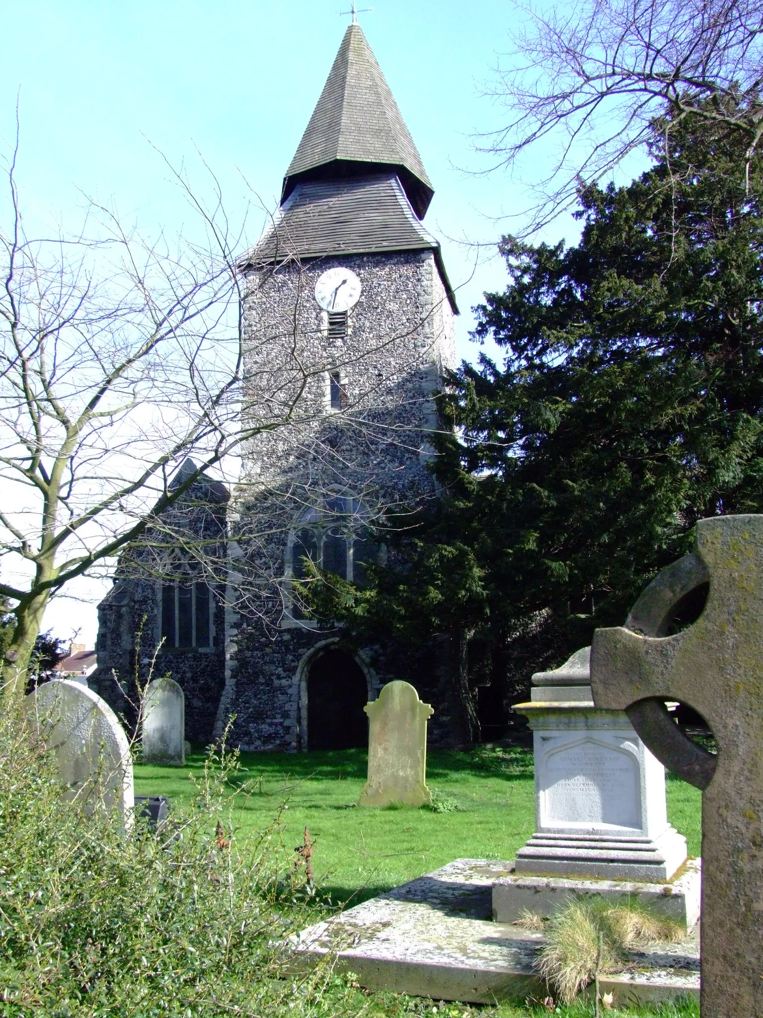 Photo showing: Parish church of St Mary the Virgin, Upchurch, Kent, seen from the west