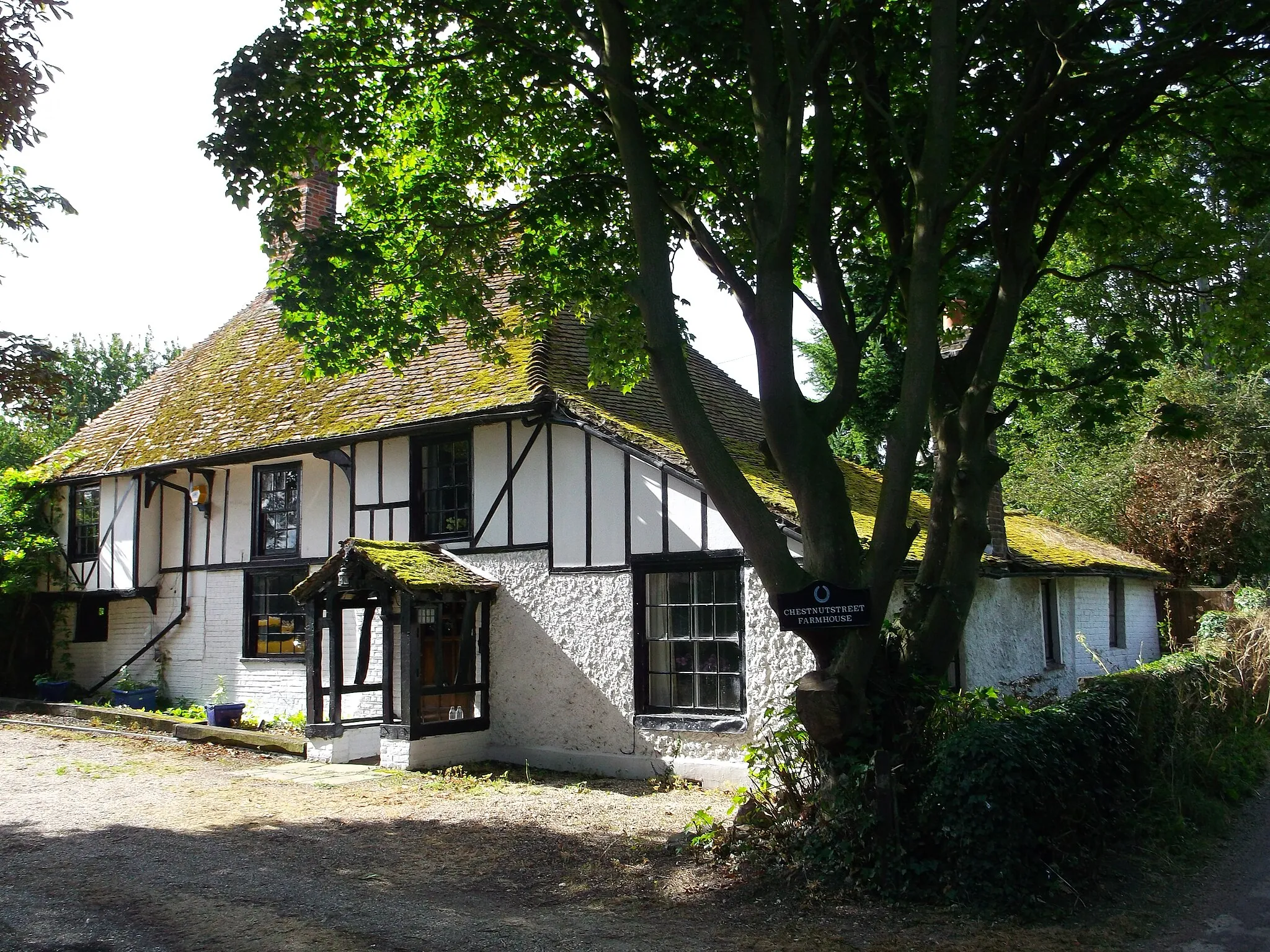 Photo showing: Chestnut Street Farmhouse