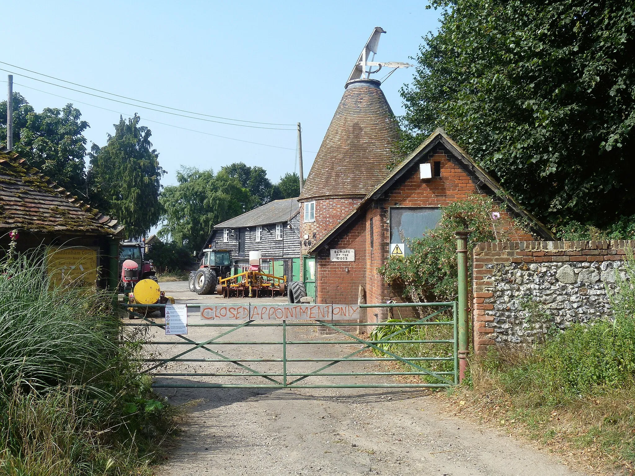 Photo showing: A circular walk around Oare [72]