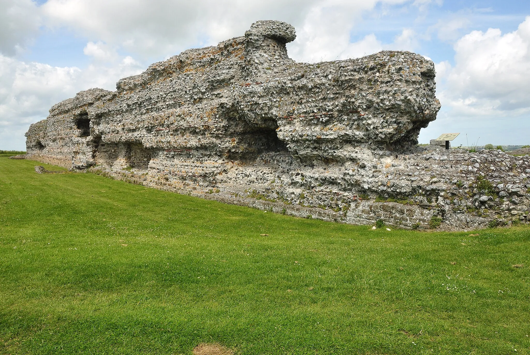 Photo showing: The Saxon Shore Fort at Richborough Castle, Kent.