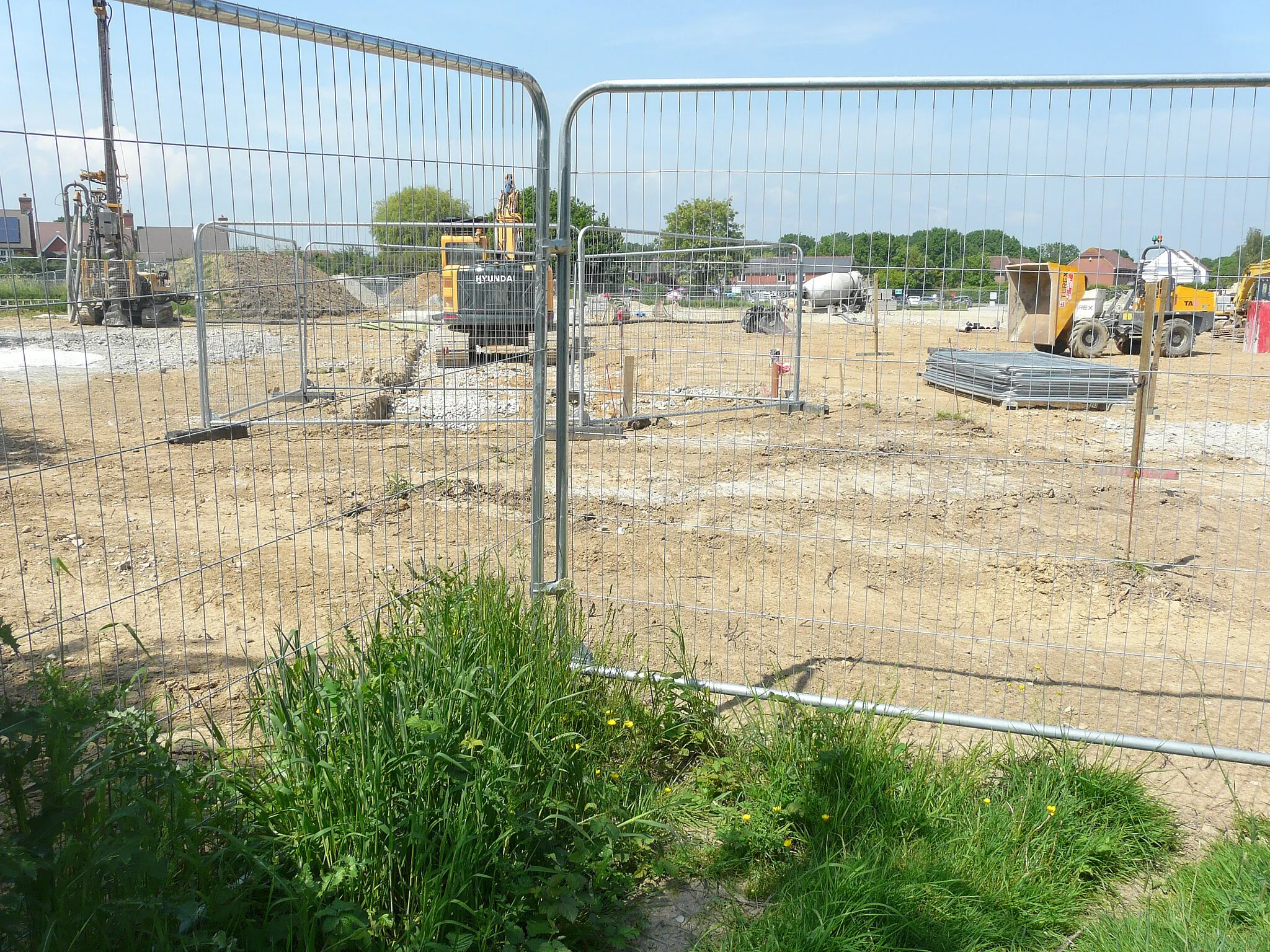 Photo showing: Building site, Woodchurch Road