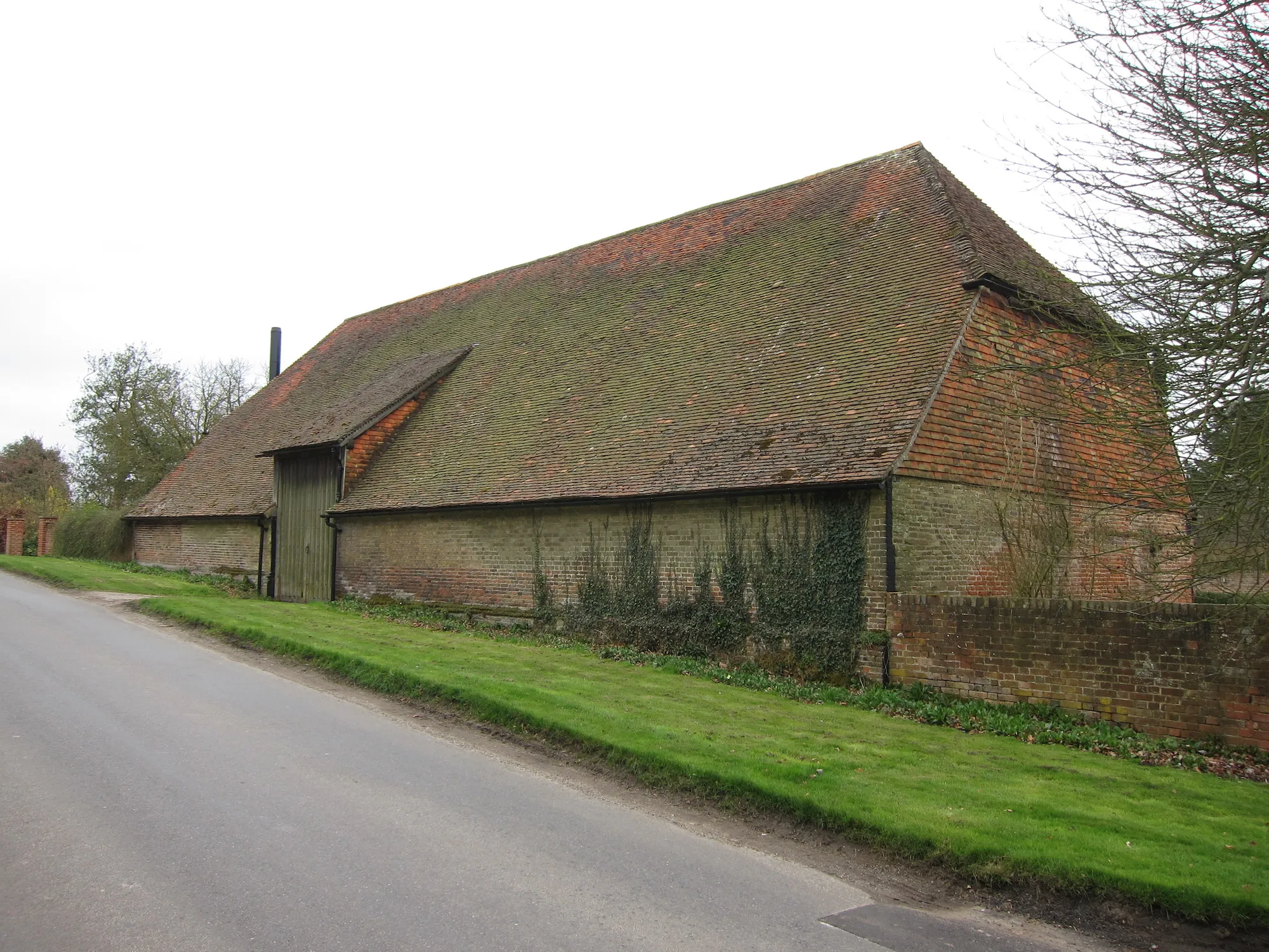 Photo showing: Barn at Rhode Court