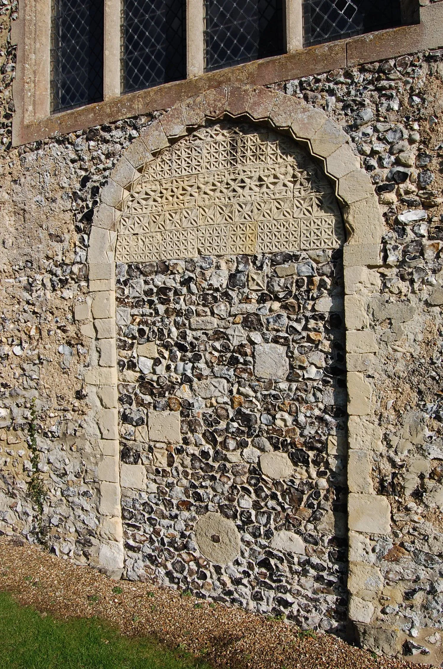 Photo showing: Blocked west door, St Lawrence the Martyr church