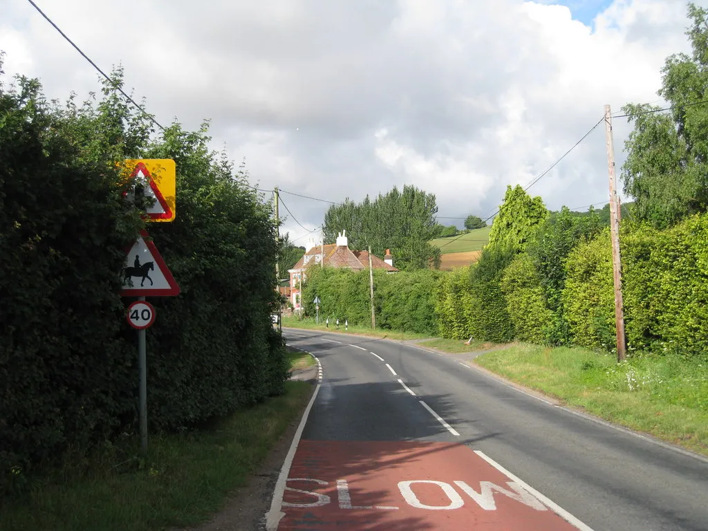 Photo showing: Alkham Valley Road