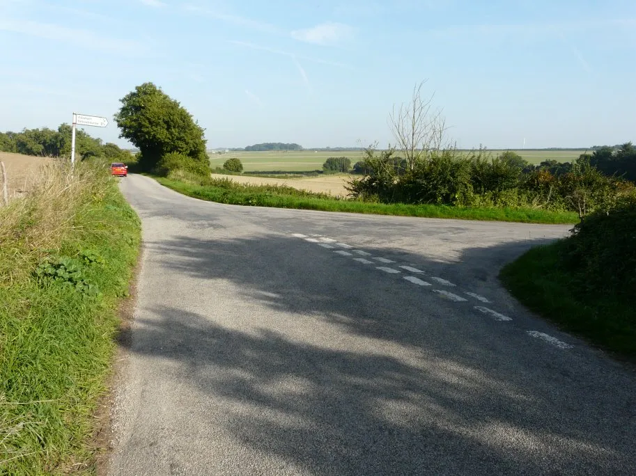 Photo showing: A signpost near Adisham