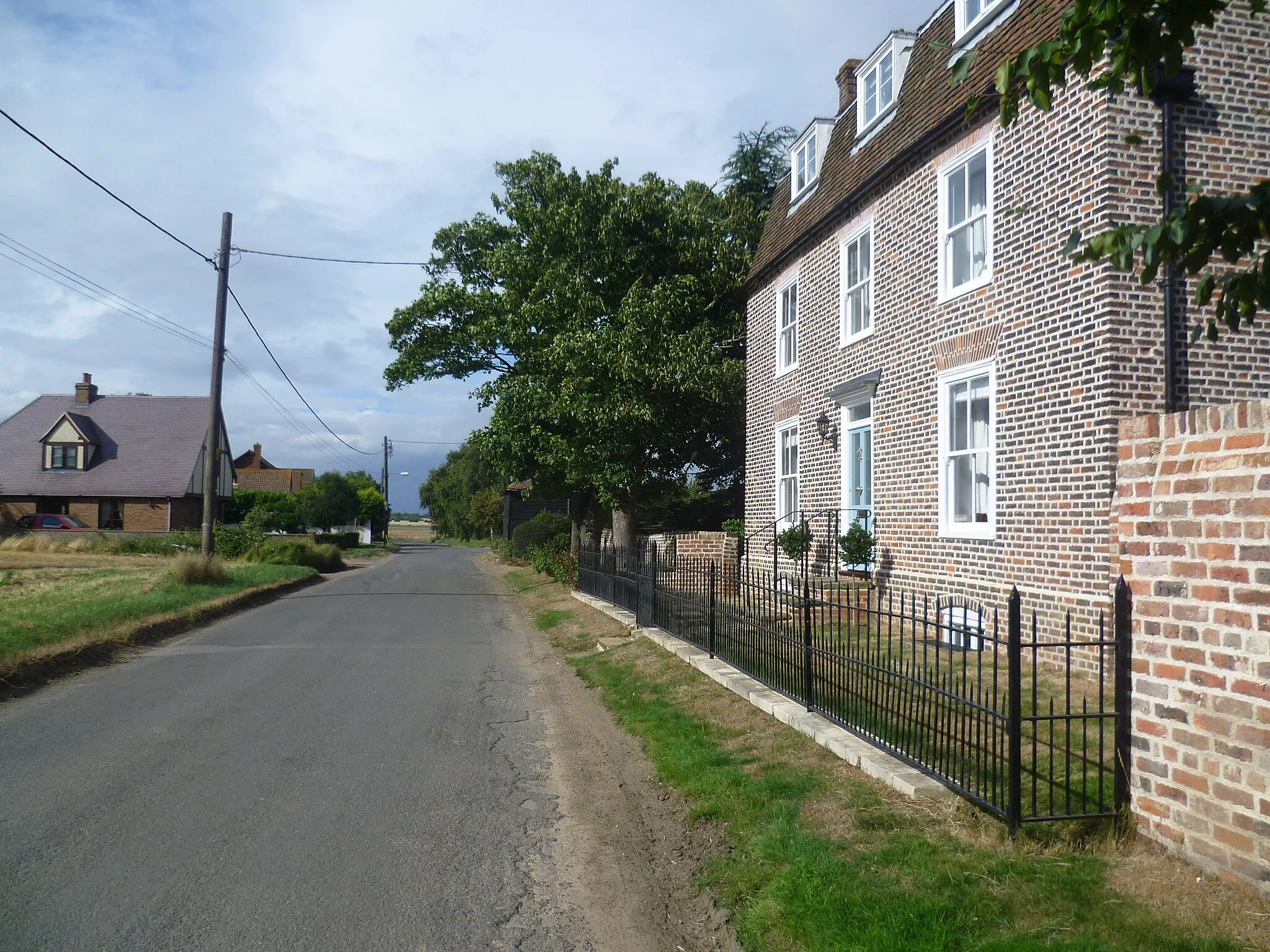 Photo showing: Village scene in Upper Stoke