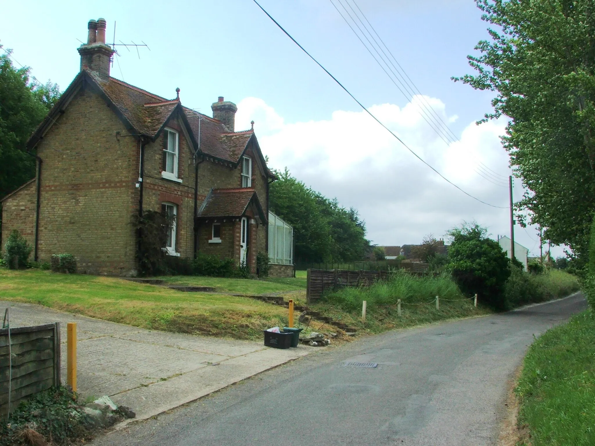 Photo showing: Barnsole Road, Barnsole