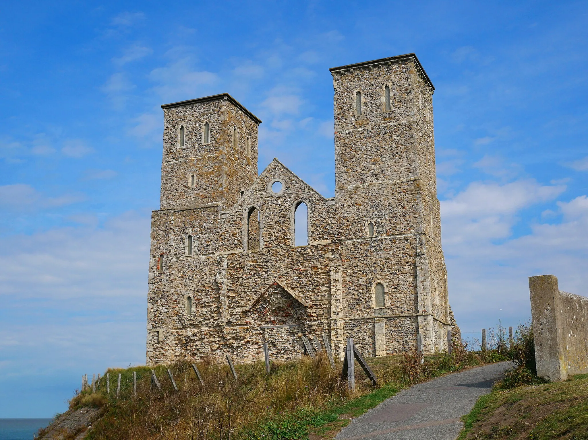 Photo showing: The western face of St Mary's Church in Reculver, Kent.