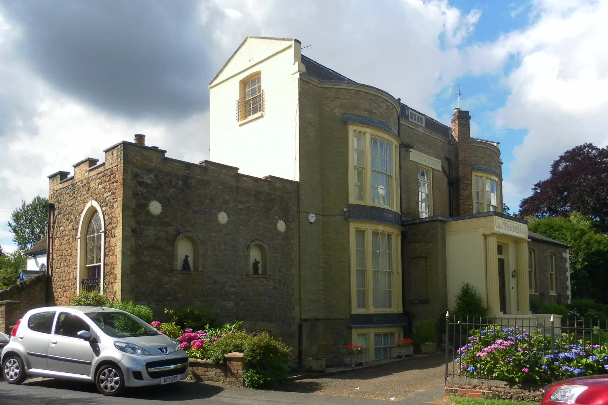 Photo showing: Bessels House, Bessels Green Road, Bessels Green, Sevenoaks District, Kent, England.