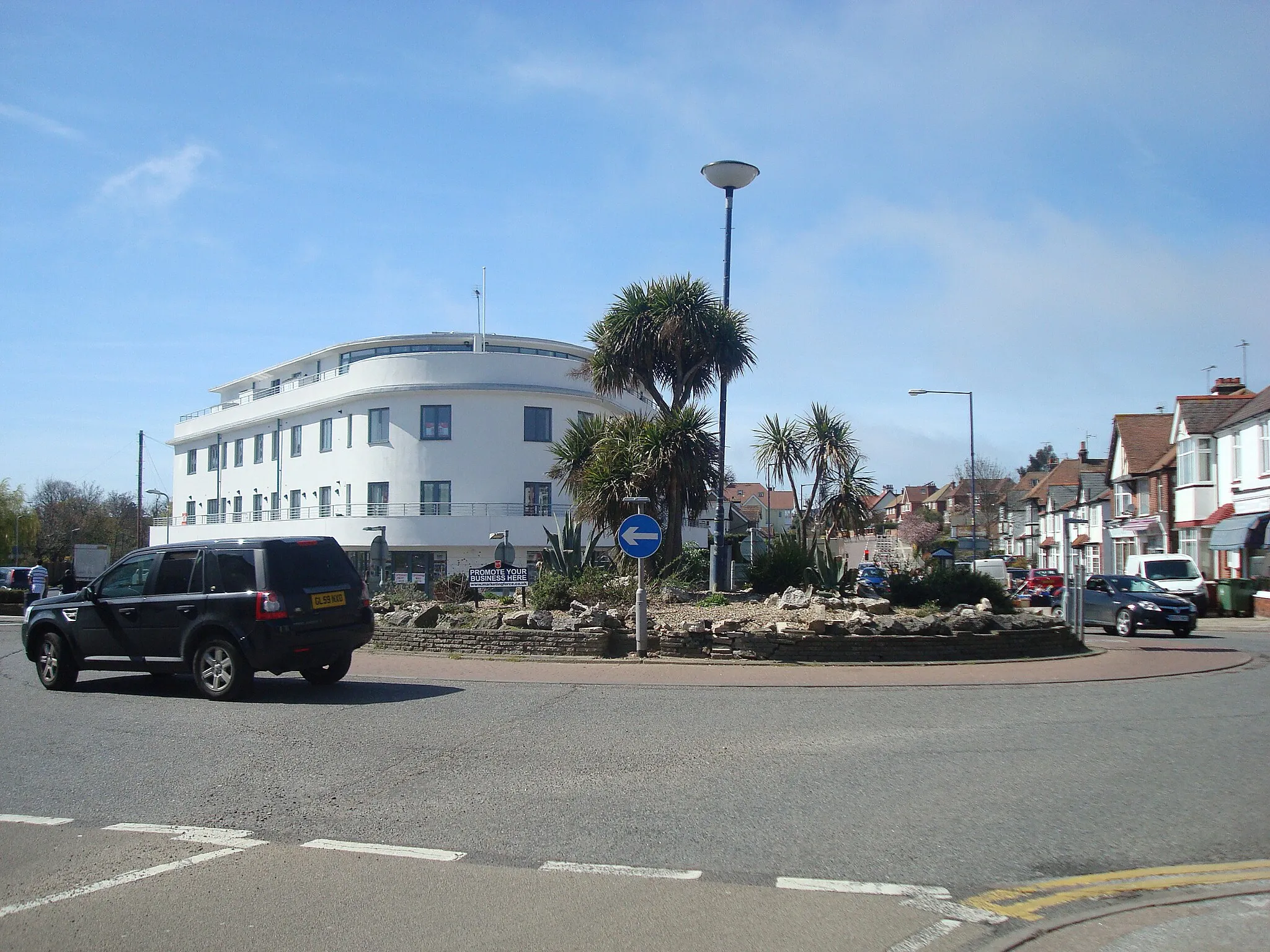 Photo showing: Roundabout, Tankerton Road, Tankerton