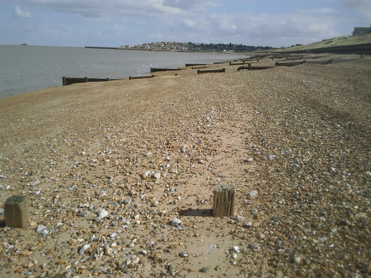 Photo showing: Beach between Swalecliffe and Studd Hill