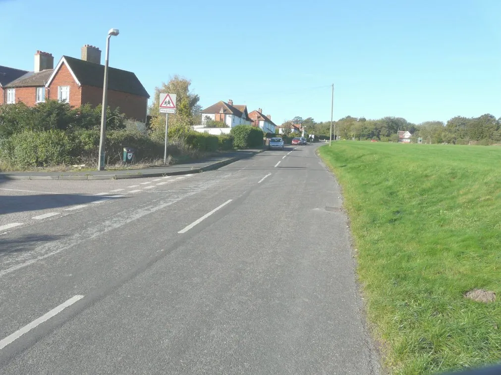 Photo showing: Nethersole Road, Woolage Village