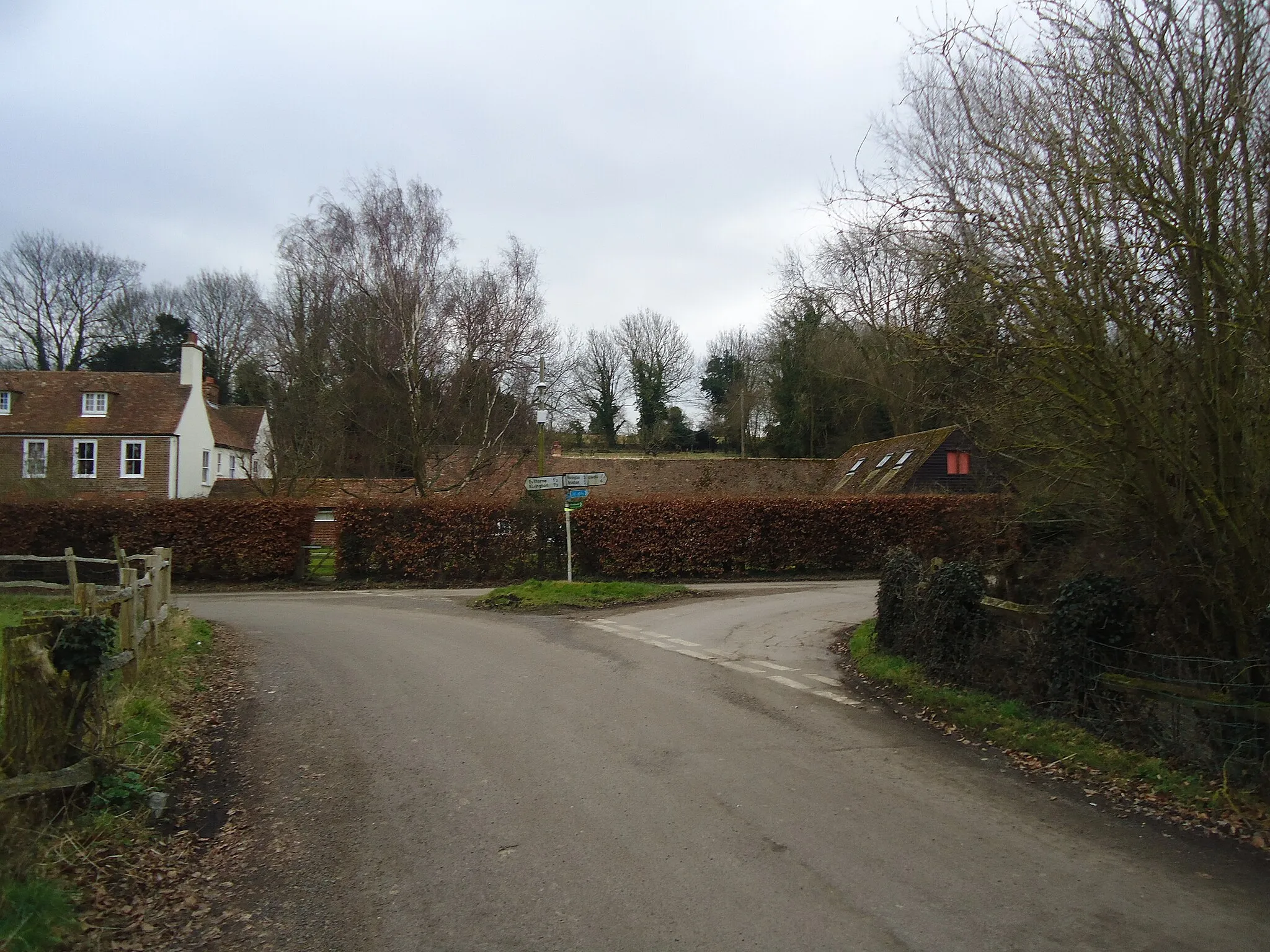 Photo showing: Barfreston Road junction