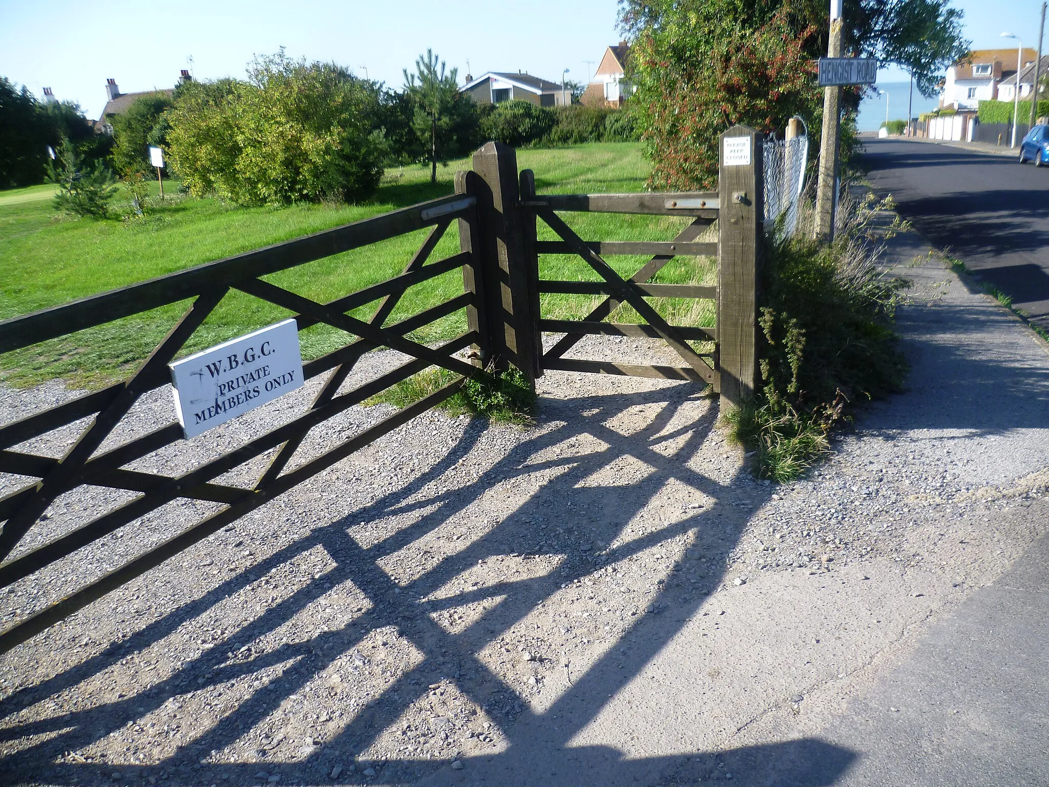 Photo showing: An entrance to Westgate & Birchington Golf Course