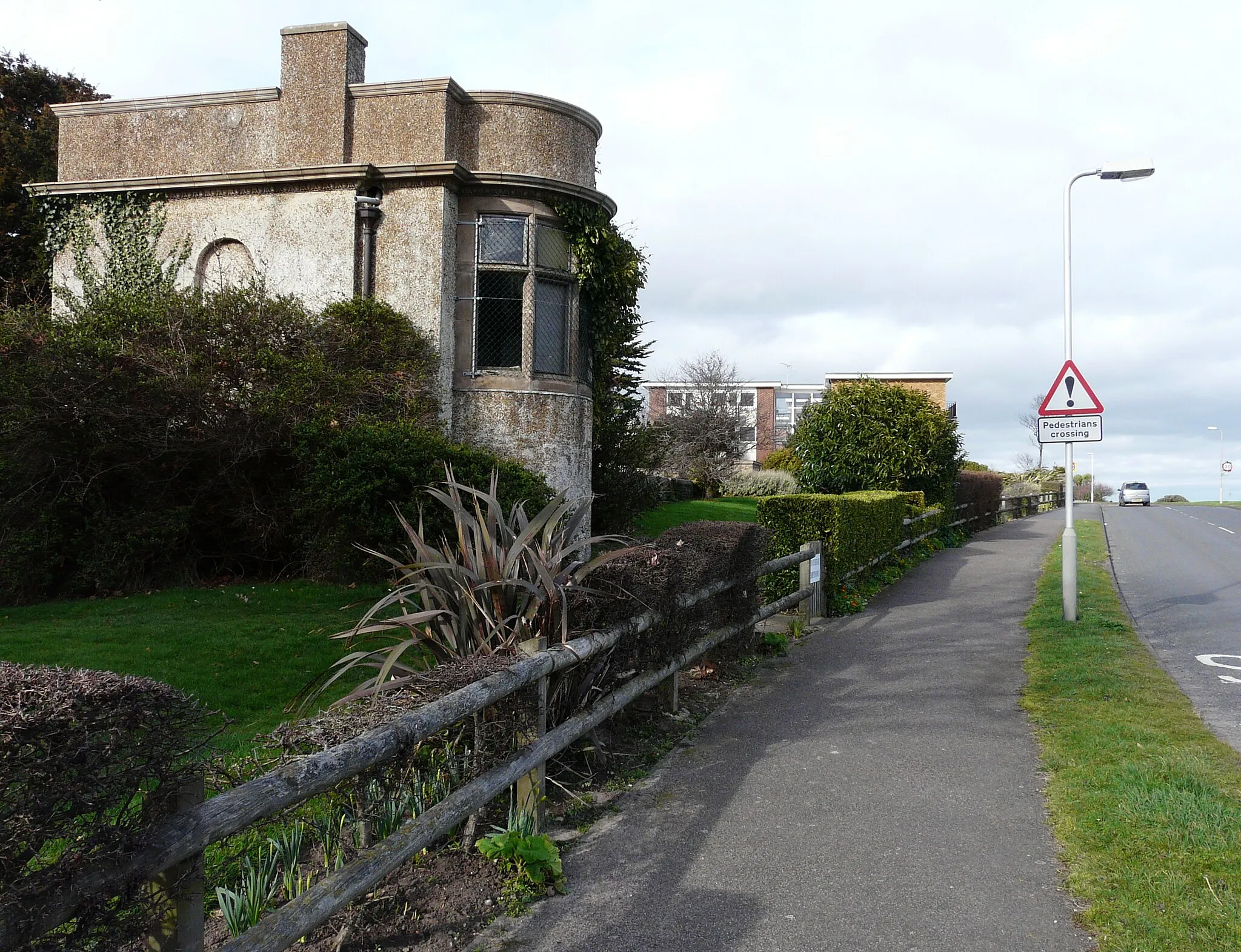 Photo showing: Derelict building, Kingsdown Road