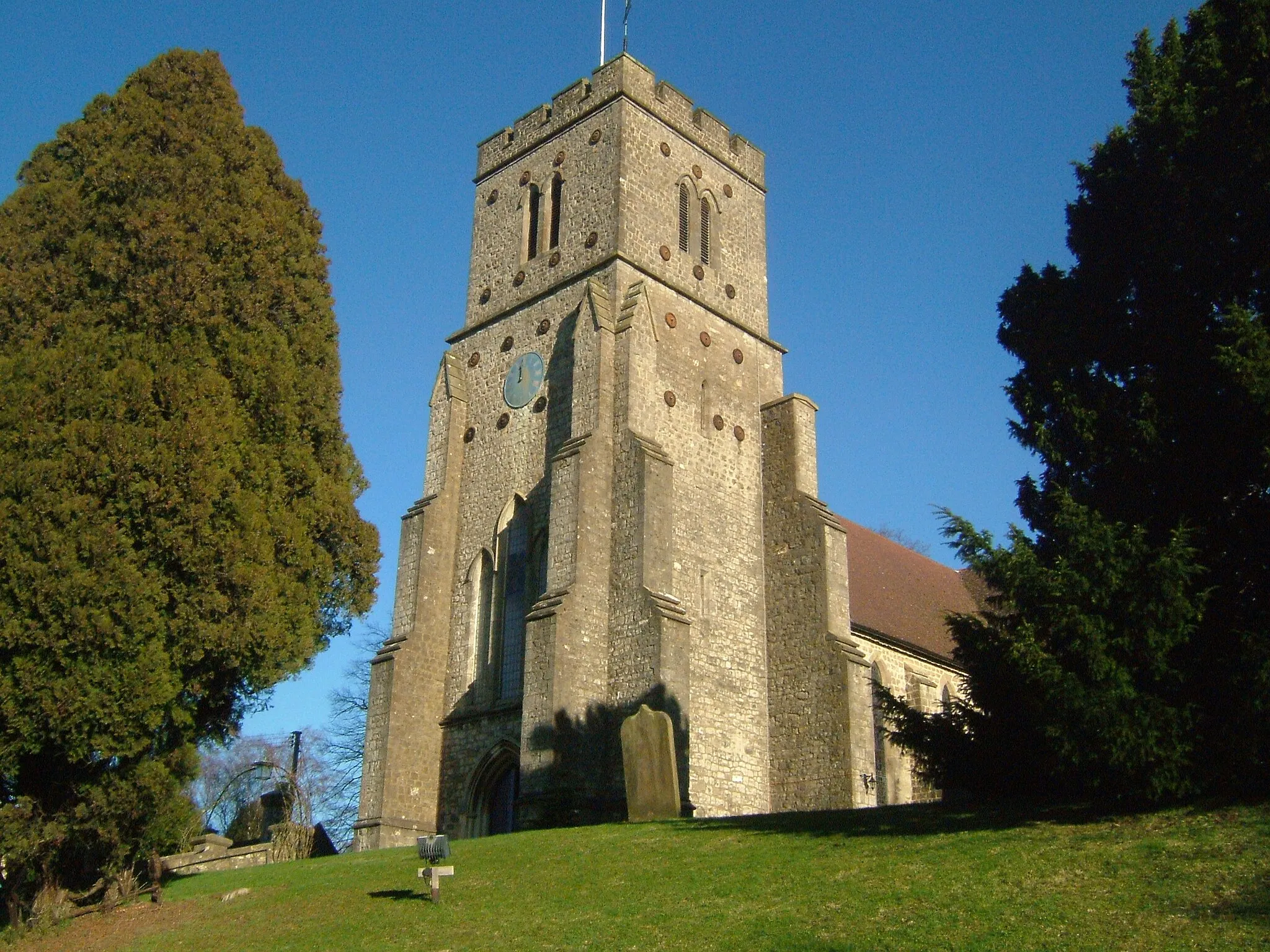 Photo showing: West tower of St Mary's parish church, Platt, Kent, seen from the southwest