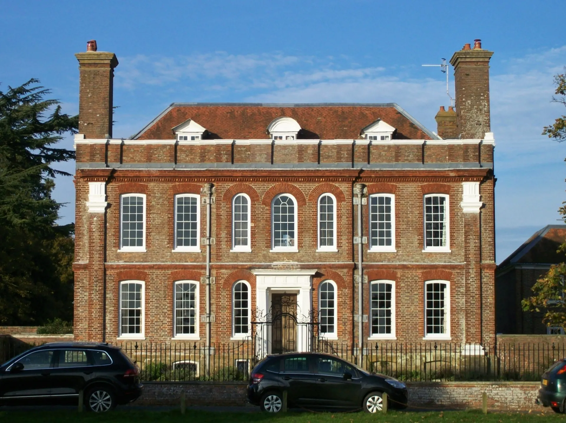 Photo showing: Matfield House