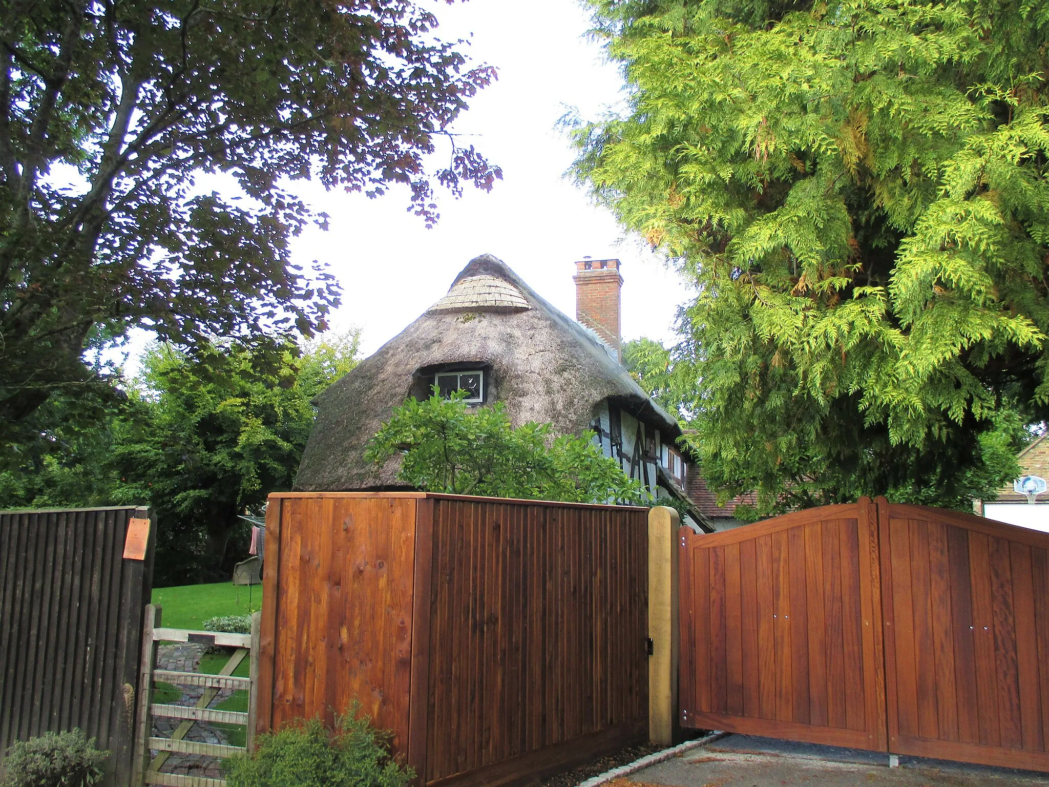 Photo showing: Green Lane Old Cottage, Balcombe Road, Worth, West sussex