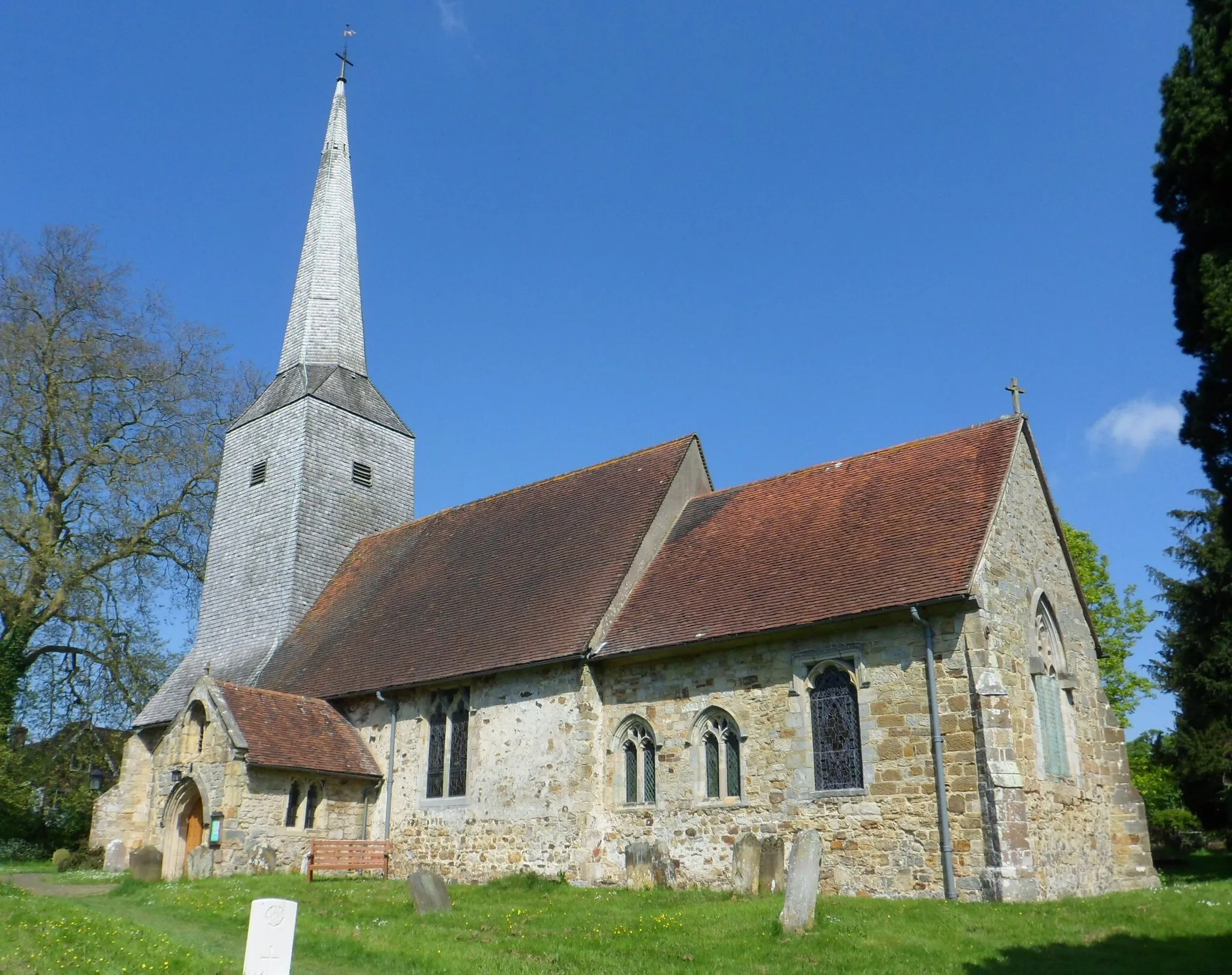 Photo showing: Parish church of St Mary Magdalene, Cowden, Kent, England, seen from the southeast