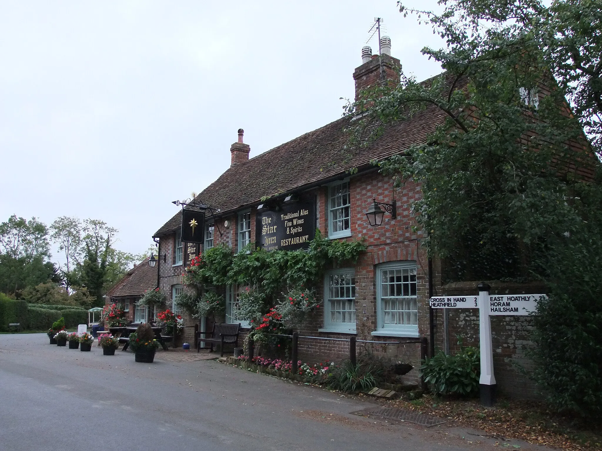 Photo showing: The Star Inn Waldron