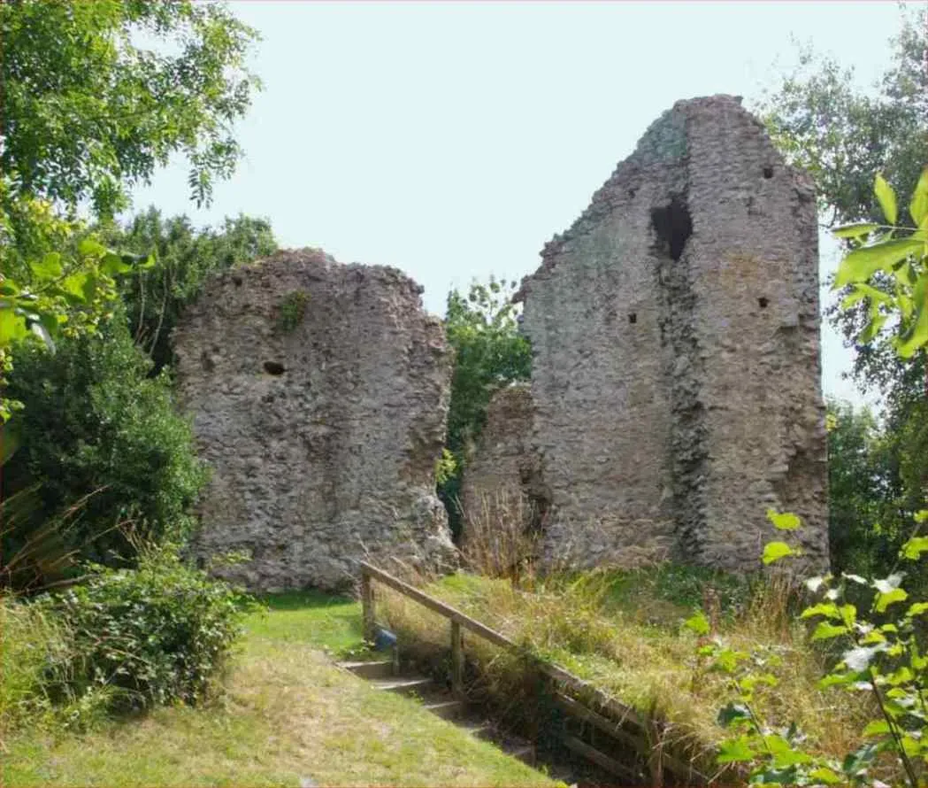 Photo showing: Remains of Sutton Valence Castle, E side of Sutton Valence Village, near Maidstone, Kent, England