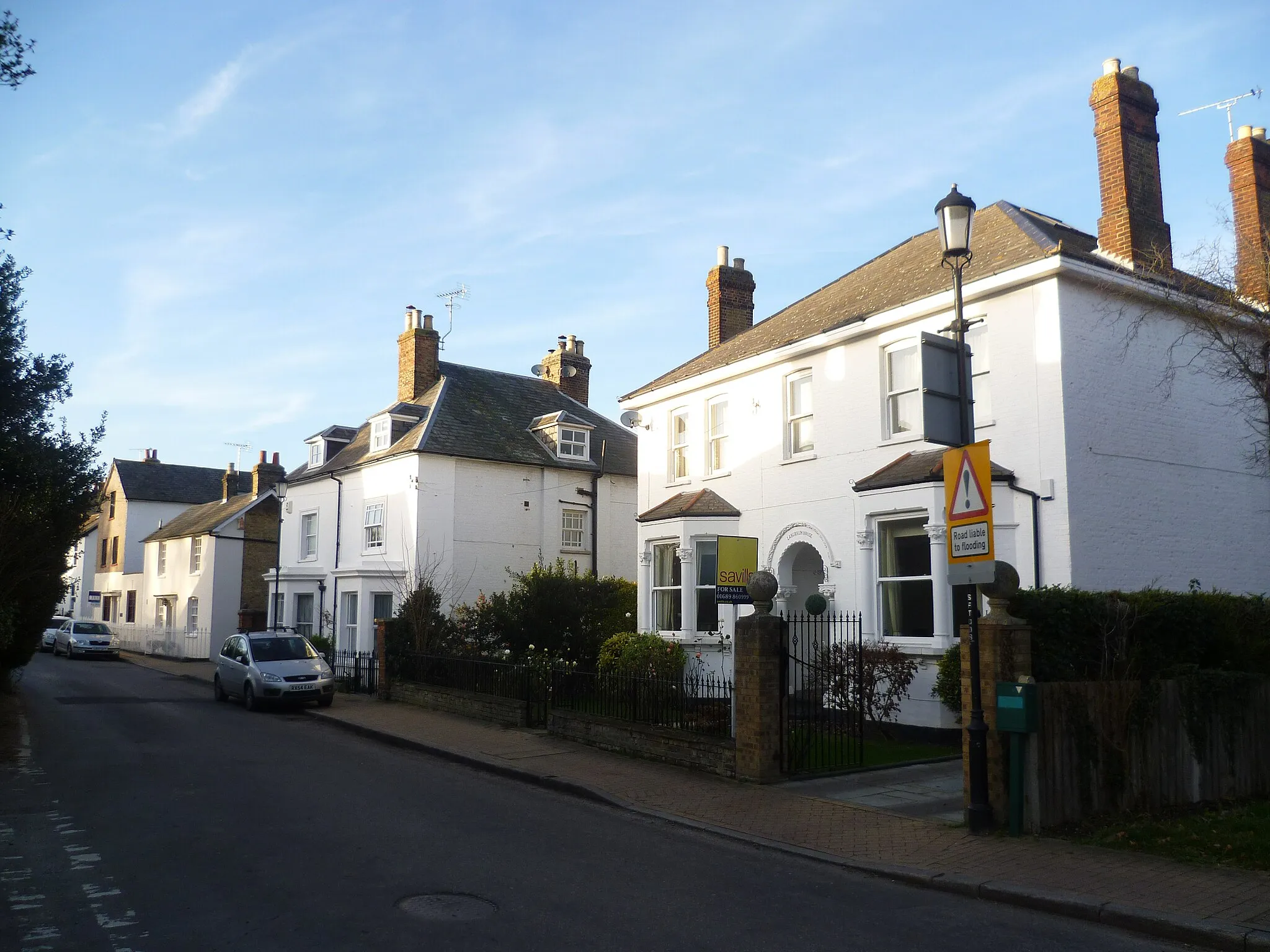 Photo showing: Laburnum House, Swanley Village