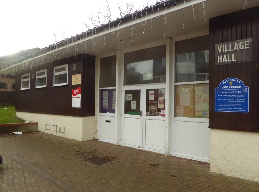 Photo showing: Mini tour of some of the village libraries west of Maidstone today.

The only one out of the 6 I visited that wasn't open, this library is in a building shared with a church and village hall, and is only open 10 hours a week (spread over 2 days). They do have an arrangement with the pharmacy opposite though, and people can order, collect and return books there when the library is closed.
