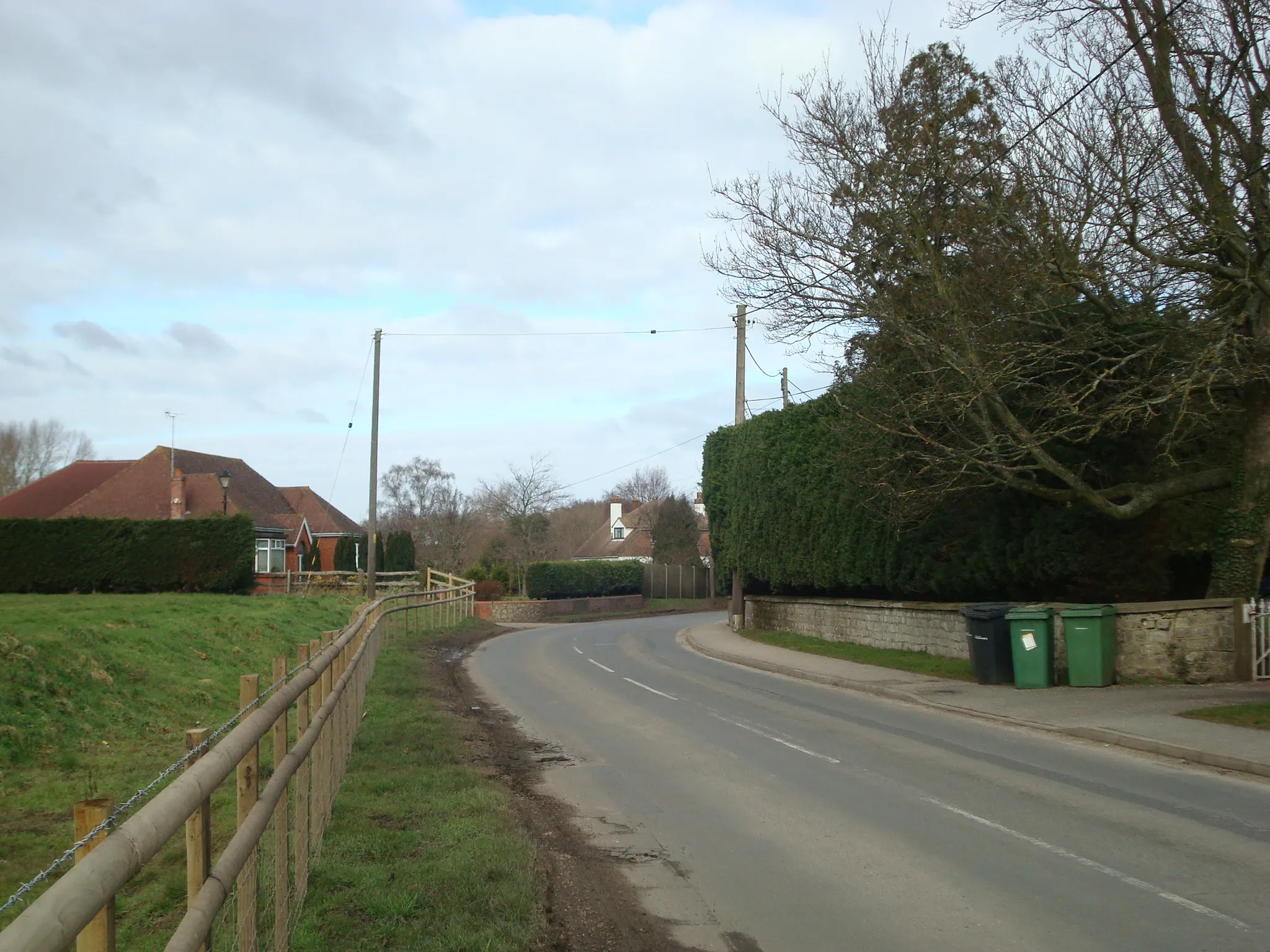 Photo showing: Lees Road, near Laddingford