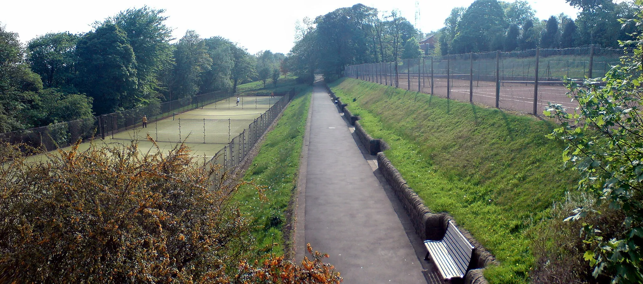 Photo showing: Tiered tennis courts in Corporation Park, Blackburn, UK