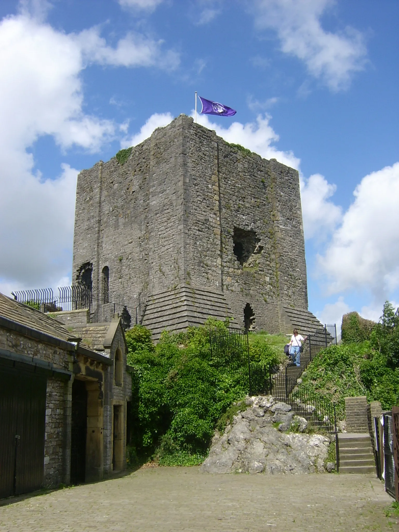 Photo showing: A photograph of Clitheroe Castle taken on the 6th August 2007
