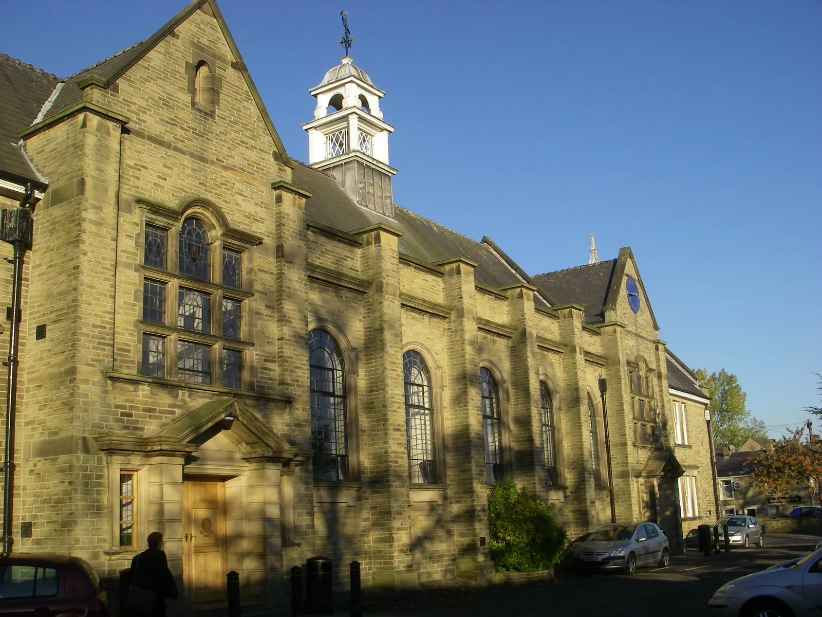 Photo showing: The front of Clitheroe Royal Grammar School York Street building, Clitheroe, Lancashire, England. Is the Sixth form containing teaching facilities for years 12 and 13. The image shown is the exterior of the library.